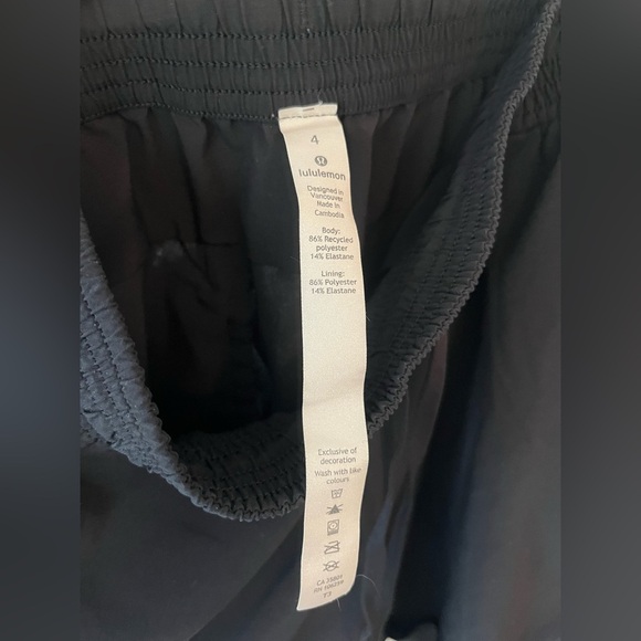 Lululemon Black Spring Break Away 4- Way Stretch 3” Shorts Size 4 - Picture 7 of 10